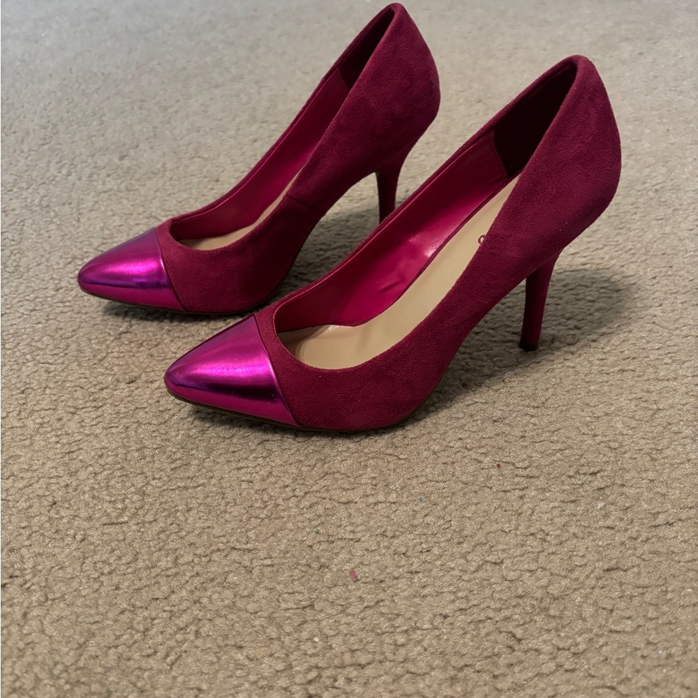 Chic Pink Heels with Metallic Toe